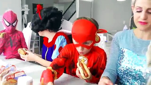 ✿ Spiderman ✿ Snow white ✿ Elsa hypnotized as baby! w/ Maleficent, Anna ✿ Fun Superheroes IRL