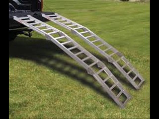 Aluminium folding ramp