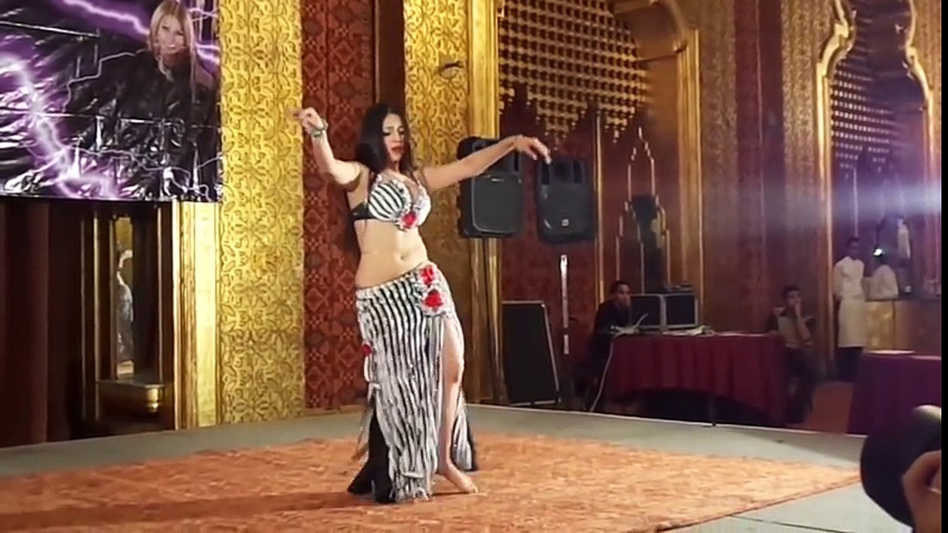 مش صافيناز .رقص شرقي مصري .Hot Belly Dance (93)