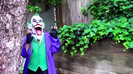 Spiderman Kisses Catwoman Elsa Dumped! - Elsa in Jail & Zombie Superhero [HD]