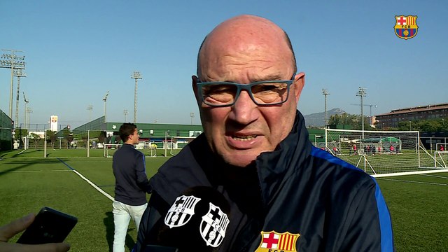 Xavi Llorens i Marta Torrejón parlen abans del partit contra l'Athletic