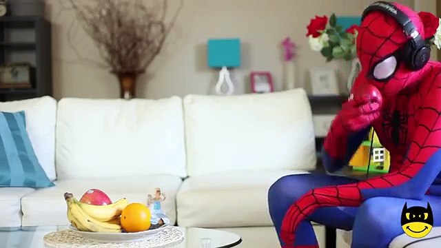 Frozen Elsas GROSS TONGUE vs Spiderman Joker Feet Pink Spidergirl Elsa Candy Funny Superheroes