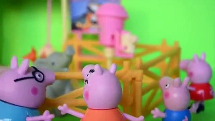 Pig George E Familia Peppa Visitando A Fazendinha De Animais!!! Em Portugues