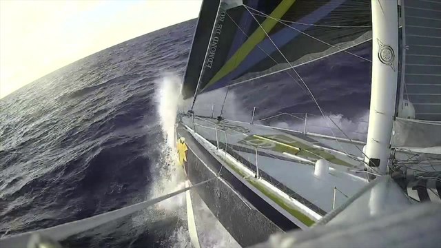 J14 : Toujours plus vite, toujours plus de bruit pour Sébastien Josse / Vendée Globe