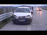Ora News - “Volskwagen” përplaset me trafik ndarësen, plagoset shoferi