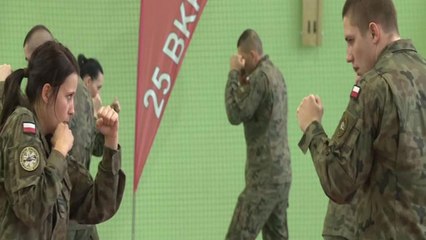 Polonia: l'esercito offre corsi di autodifesa alle donne