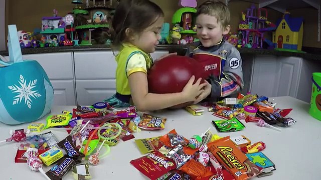 BIG HALLOWEEN CANDY HAUL + Play Doh Giant Surprise Egg Bubbles Spooky Disney Toy Surprises Kids Toys