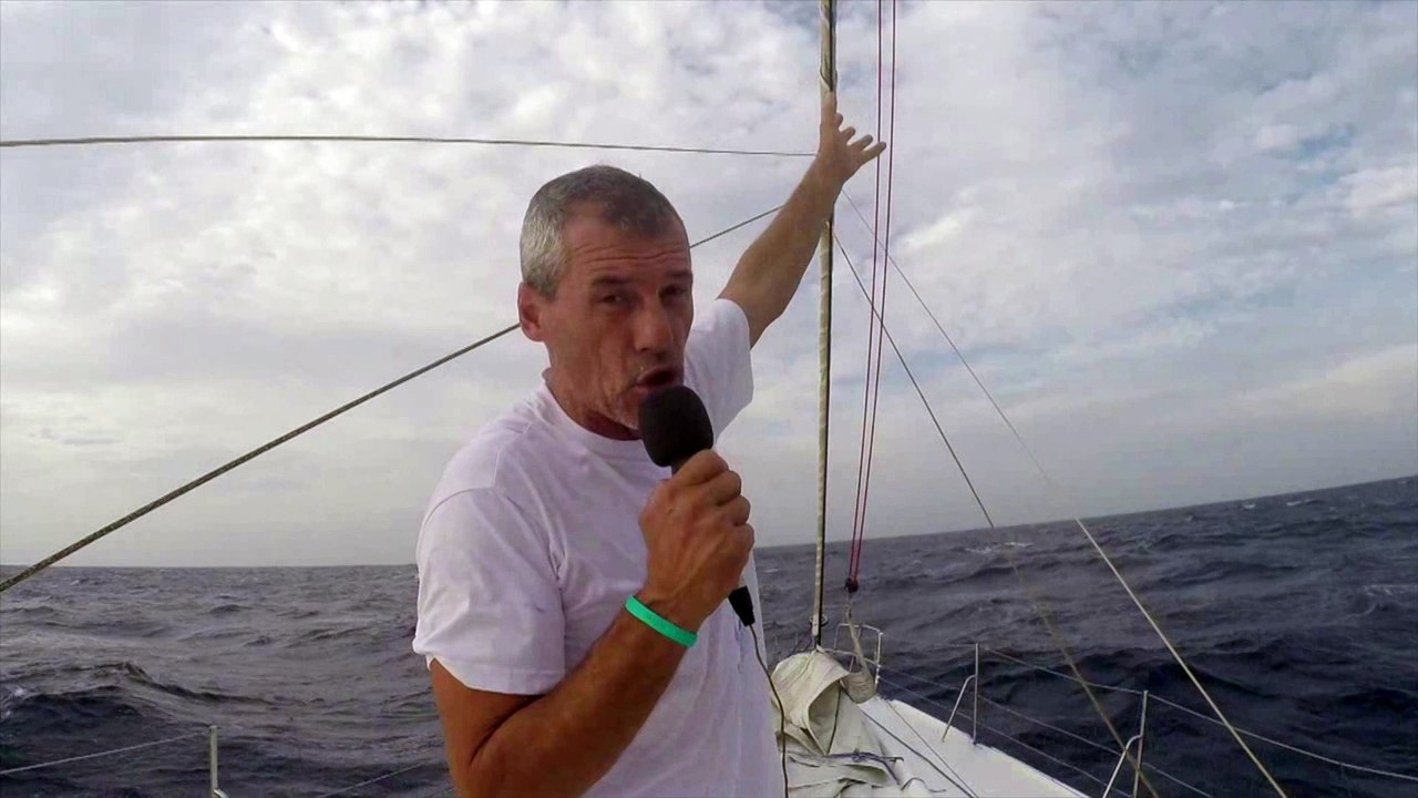 D14 : Why the sails need to be properly furled for Sébastien Destremau / Vendée Globe
