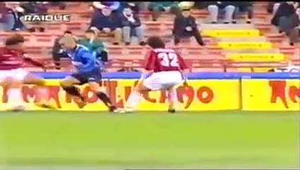 Ronaldo Nazario humillando leyendas
