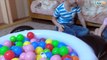 Игорек и Арина - Ищем Сюрпризы Бассейн ПАНДА с Шариками Swimming Pool Surprise eggs for kids