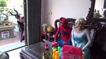 1.2.3. Fly Spiderman vs catwomen vs venom Funny Pranks Frozen Elsa Fun Superheroes