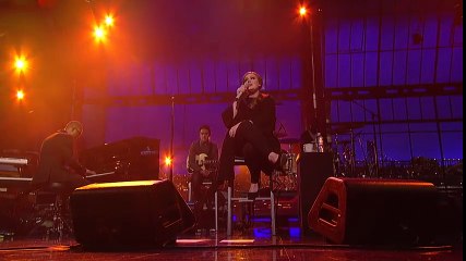 Adele - Hometown Glory (Live on Letterman)