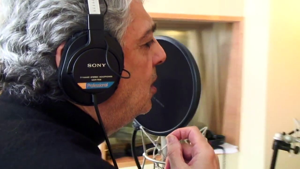 LE MENDIANT DE L'AMOUR - Le clip de MIKAËL MIRO & ENRICO MACIAS