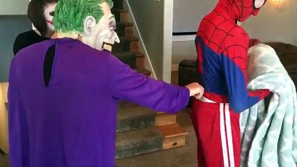 Freak Family Walking & Finding Hidden Headless Joker Girls Victoria Annabelle Freak Daddy