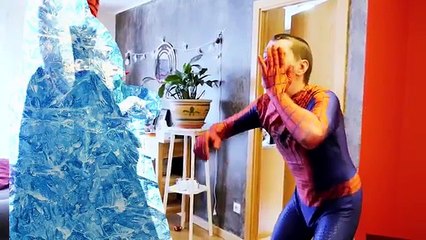 Spiderman Identity Revealed In real Life! Spiderman Loses His Mask ft Frozen Elsa & Pink Spidergirl