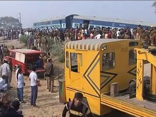 ভারতের উত্তর প্রদেশে ট্রেন দুর্ঘটনায় নিহত ৬৩