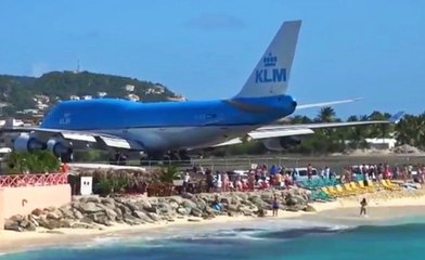 Jumbo Jet Blows Spectating Tourist Into The Ocean