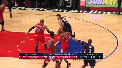 Blake Griffin THROWS IT DOWN on Chicago! l 11.19.16