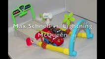 Disney Cars Hydro Wheels Max Schnell vs Lightning McQueen in Race Water Racers Splash Speedway Set