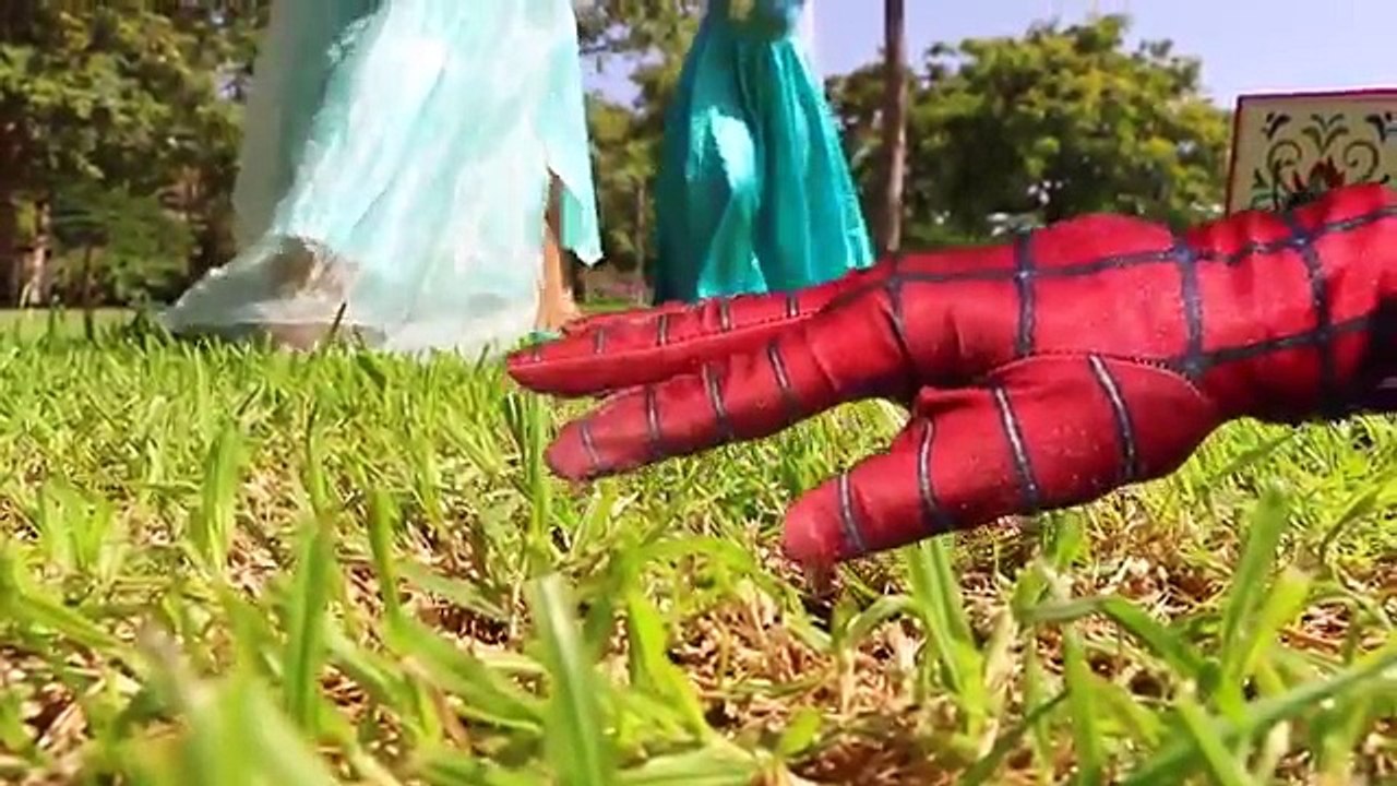 Spiderman Loses His HAND! Crazy Hand comes ALIVE w Frozen Elsa, Bad Elsa, Maleficent, Hulk & Candy