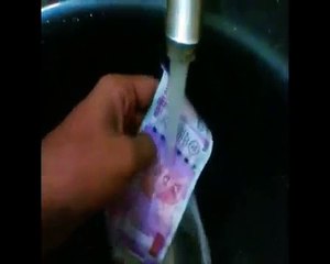 rs 2000 note water test.... Amazing results..