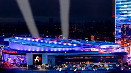 Selena Gomez y Dylan OBrien BESOS EN PÚBLICO!!! | SHIPPEANDO