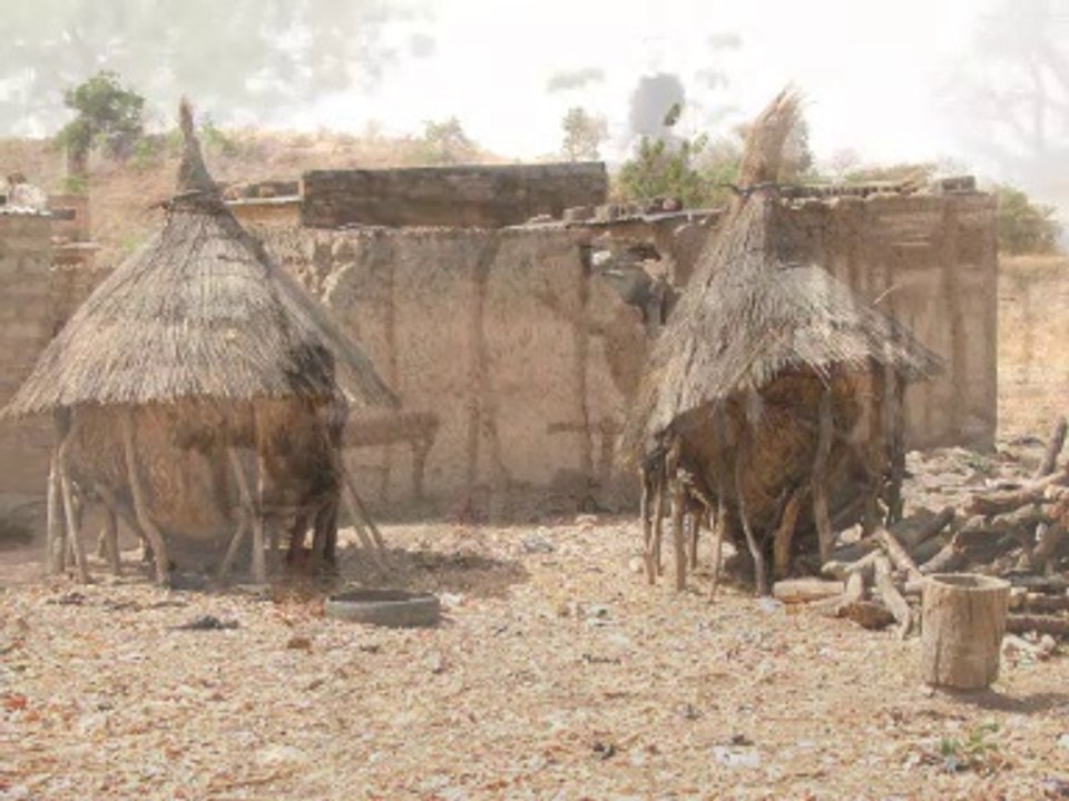 ces enfants n'ont rien...rien que l'amour de leurs parents. hommage à  la mère de Bacacar, parmi tant d'autres...
