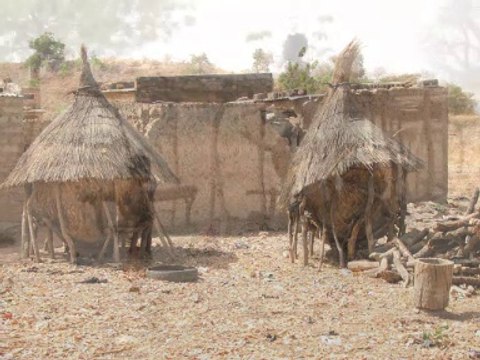 ces enfants n'ont rien...rien que l'amour de leurs parents. hommage à la mère de Bacacar, parmi tant d'autres...