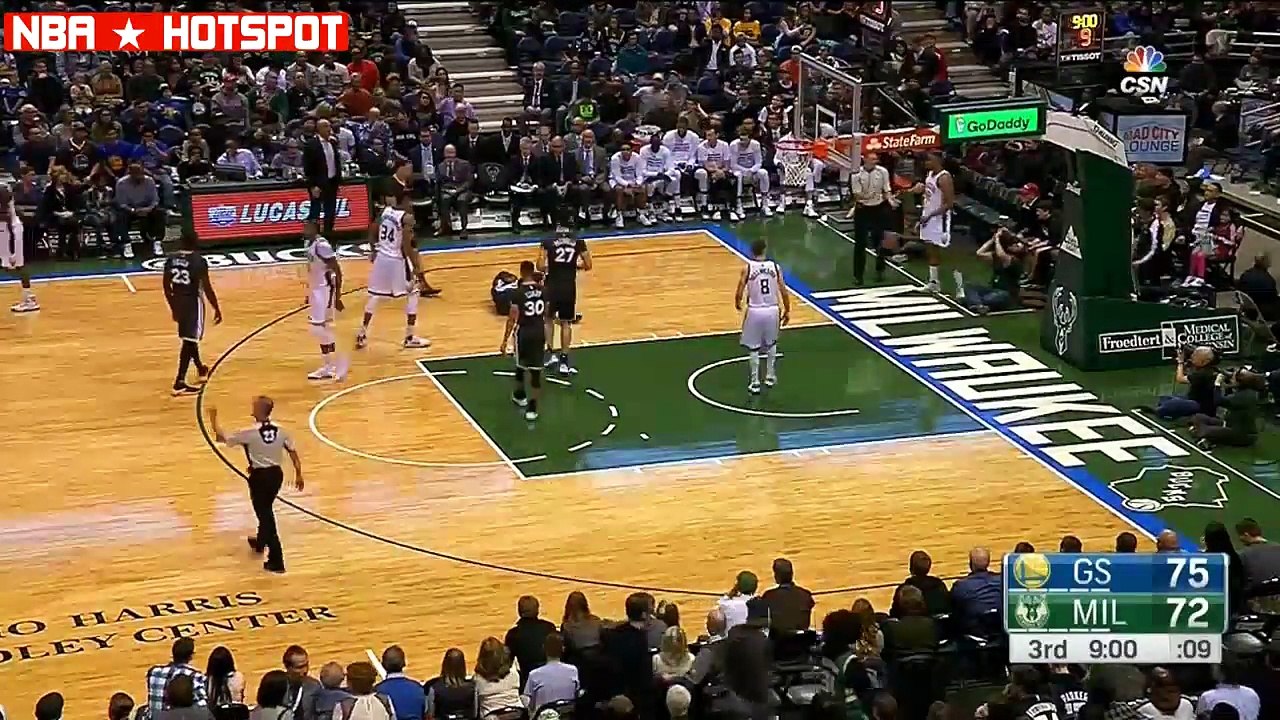 Kevin Durant Goes Down in Pain  Bucks vs Warriors - 11192016  2016-17 NBA Season