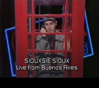 SIOUXSIE & THE BANSHEES – Siouxsie i/v ('The Tube' show, Channel4 UK, 05 Dec 1986)