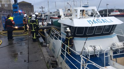 Feu maîtrisé à bord d'un chalutier