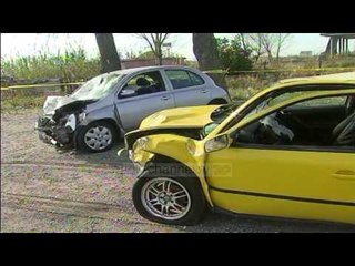 Dita e aksidenteve; Policia improvizon skena përplasjesh - Top Channel Albania - News - Lajme