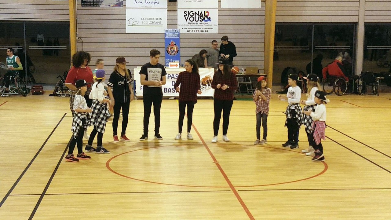 Ludeepop & City'z Crew " Show Hip Hop Handibasket "