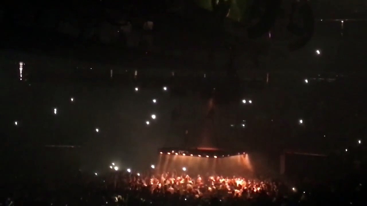 Kanye West Calls Out Beyoncé & Jay Z Right Before Storming Out Of His Concert After 3 Songs!