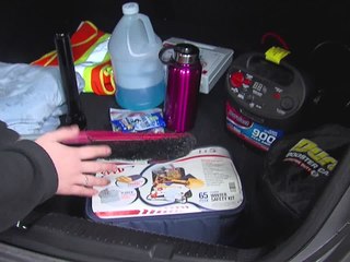 10 items to carry in your car this winter