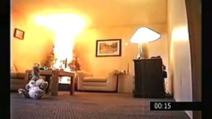 Christmas tree fire destroys a living room in under a minute