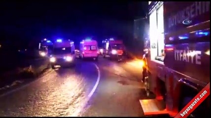 Manisa'da işçi minibüsü şarampole yuvarlandı