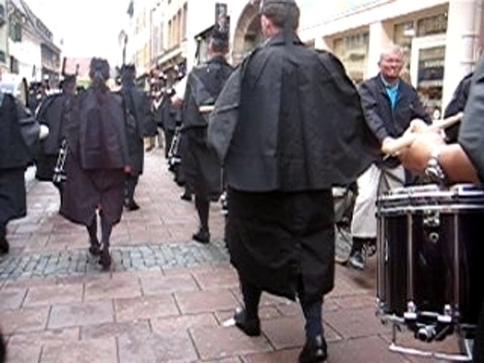 CAISSE CLAIR POLICE PIPE-BAND PARADE EUROCELTES STRASBOURG
