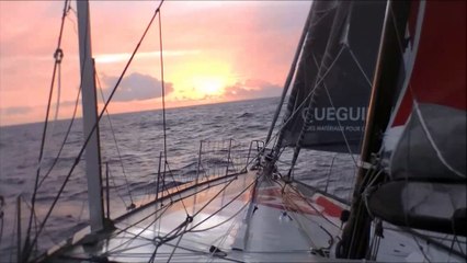 J16 : Lever de soleil pour Yann Eliès / Vendée Globe