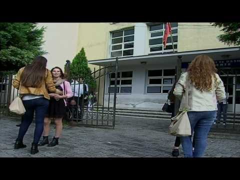 Pranga pedagogëve në Shkodër - Top Channel Albania - News - Lajme