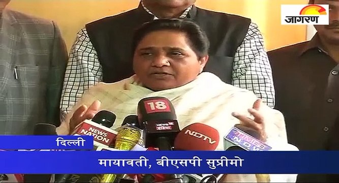 पीएम मोदी के बगल में बैठे पूंजीपति मजे में हैं: मायावती