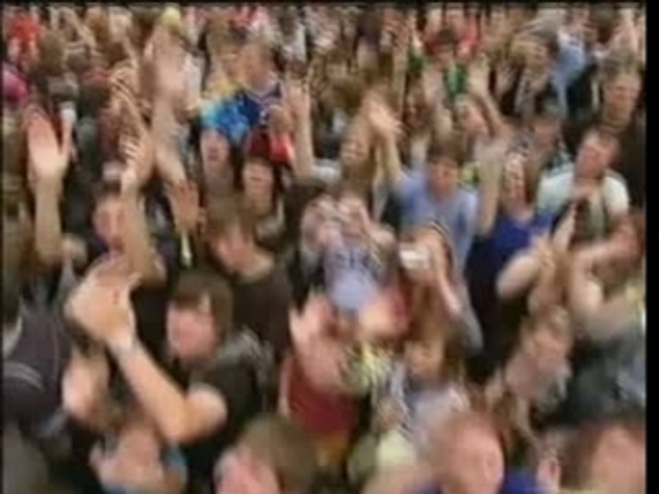 KT Tunstall - Suddenly I See - V Festival 19.8.2007.dkly`