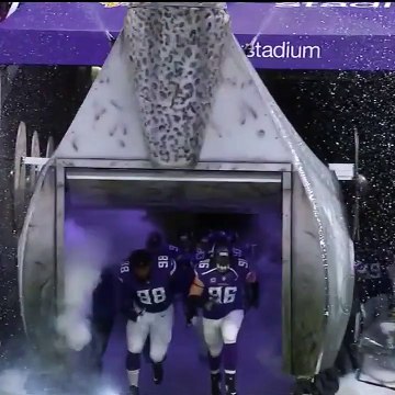 Football américain : Un cameraman se fait percuter lors d'un match de NFL-Regardez