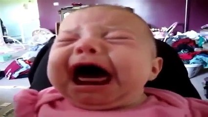Funny videos of baby, can't stop laughing.. must watch
