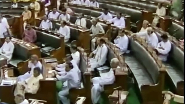 Lalu Prasad Yadav Comedy Speech vs Atal Bihari Vajpayee Serious one - YouTube (480p)