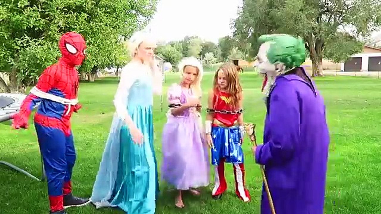 Spiderman Frozen Elsa Bubble Gum FUNNY Joker Prank Super Baby Wonder Woman Spidergirl Superhero