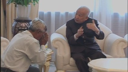 Un chileno es el biógrafo oficial de la monarquía de Camboya