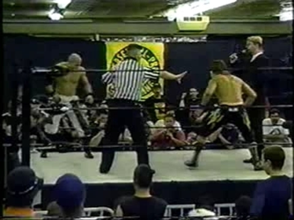 JAPW Low Ki -vs- Minoru Fujita (06/15/2001)