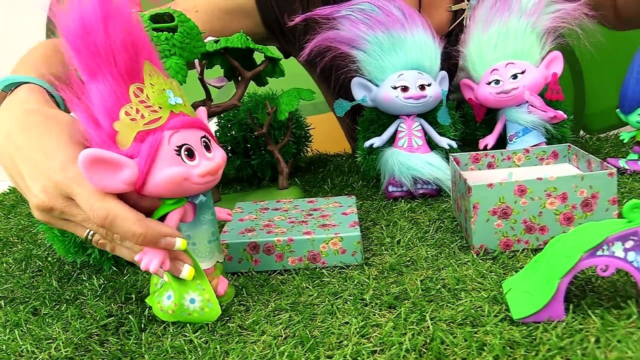 Детское видео. Мультик ТРОЛЛИ_ детский сад с Машей и игрушками из мультфильма