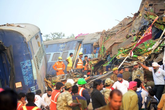 En Inde, le déraillement d'un train fait 146 morts
